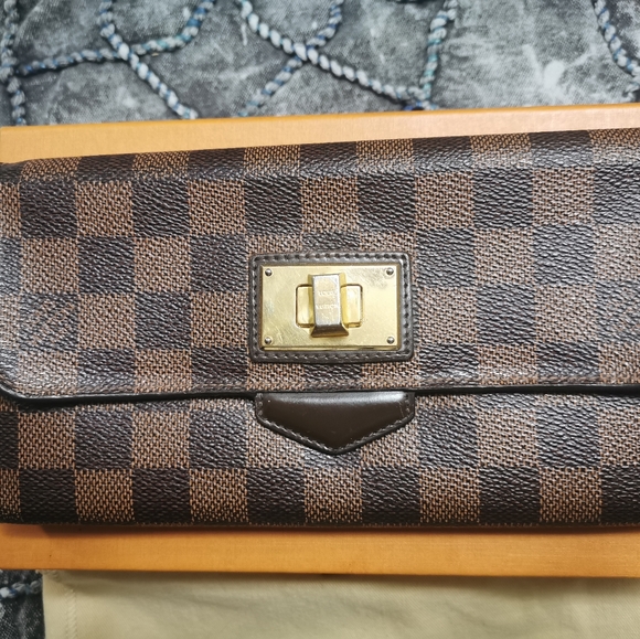 (sold off pm)100% Authentic LV Long Wallet - Picture 1 of 13